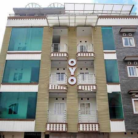 Oyo 294 Andrea Residence Syariah Medan Eksteriør billede