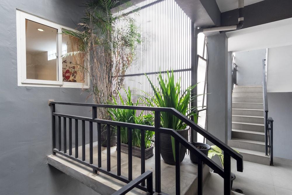Oyo 294 Andrea Residence Syariah Medan Eksteriør billede