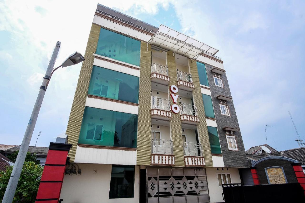 Oyo 294 Andrea Residence Syariah Medan Eksteriør billede